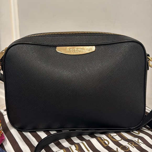 Henri Bendel Bag Black Saffiano Leather Crossbody Bag - Picture 4 of 17